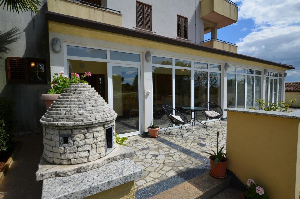 Zminj Apartments Εξωτερικό φωτογραφία