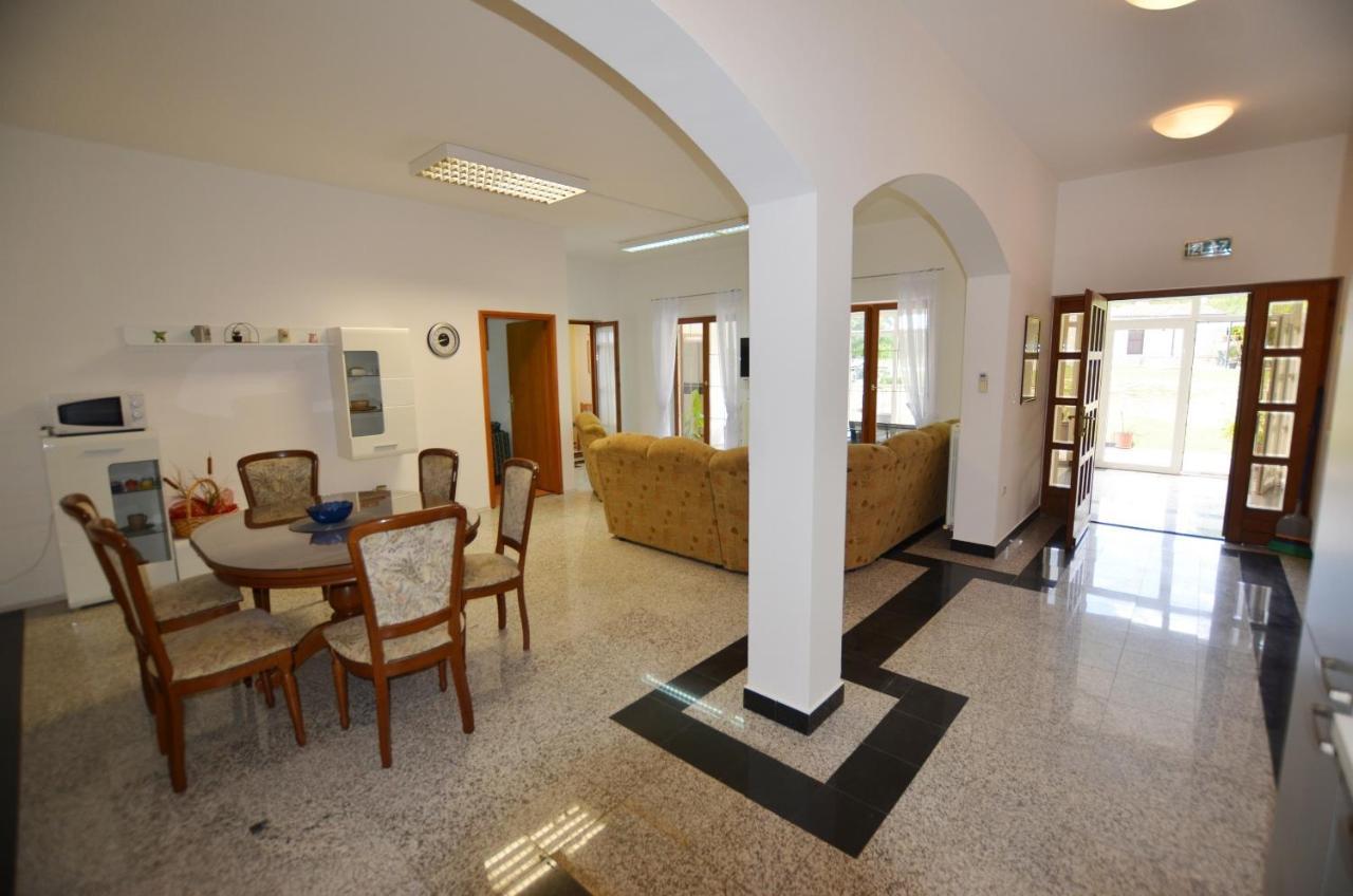 Zminj Apartments Εξωτερικό φωτογραφία